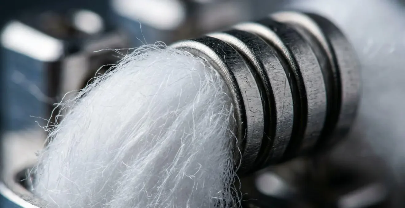 Vue macro d'un coton propre dans une résistance reconstructible